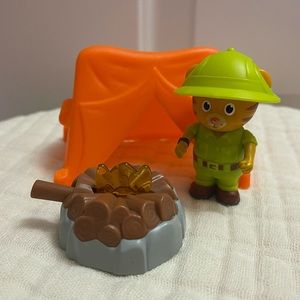 Daniel Tiger camping play set